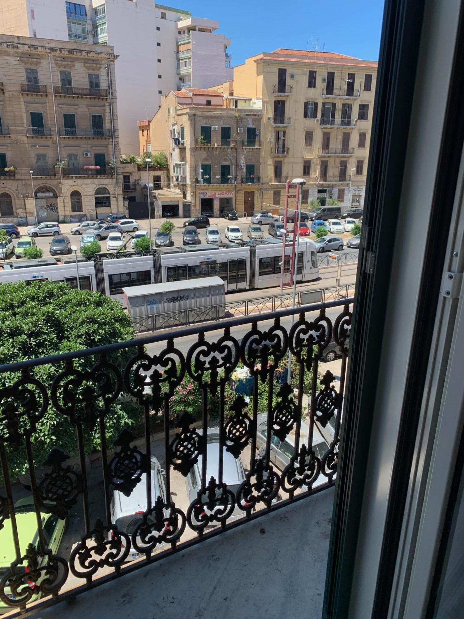 Central Station Palermo Esterno foto