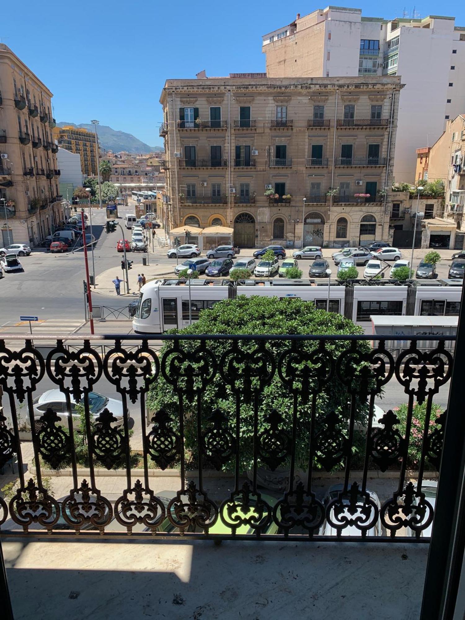 Central Station Palermo Esterno foto